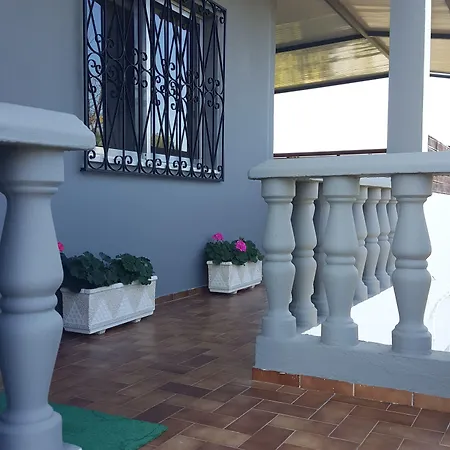 Almancil Hostel * 알만실