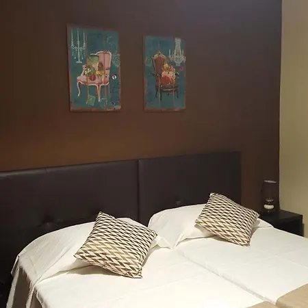 Almancil Hostel 호스텔