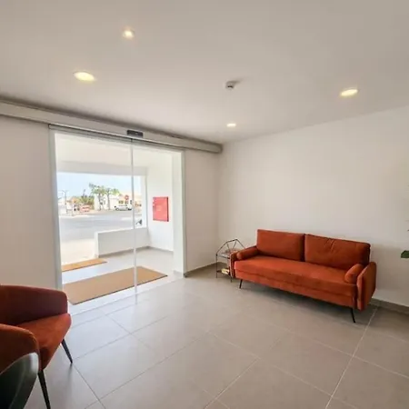 Almancil Hostel ホステル アルマンシル