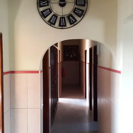 بيت شباب Almancil Hostel