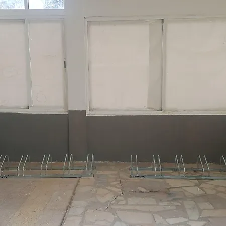 Almancil Hostel * المانسيل