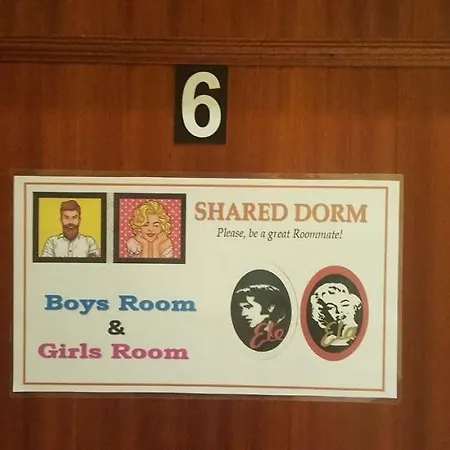 بيت شباب Almancil Hostel *