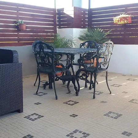 אכסניה Almancil Hostel *